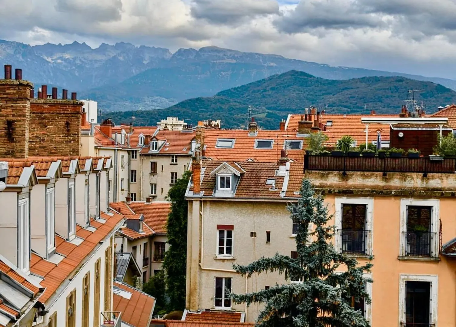 Chambre Montagne En Hyper Centre - Calme & Wifi Grenoble Apartment
